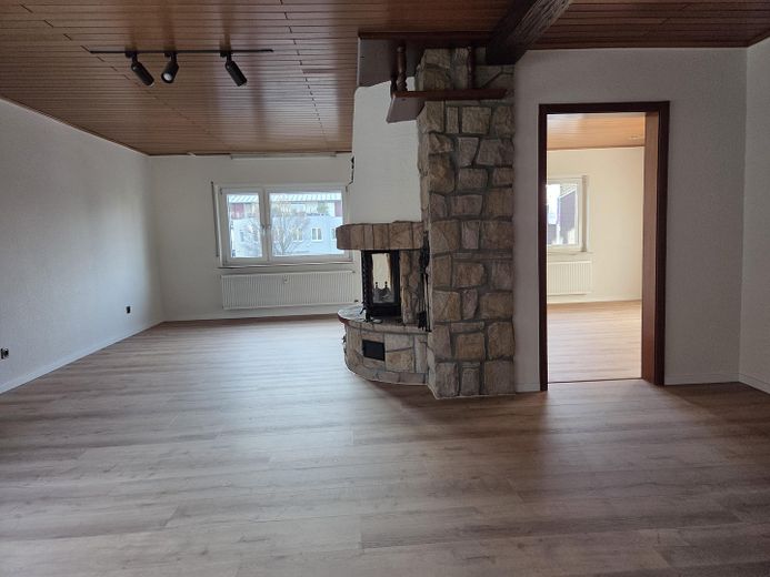 Wohn-Eßzimmer, Blick in Küche