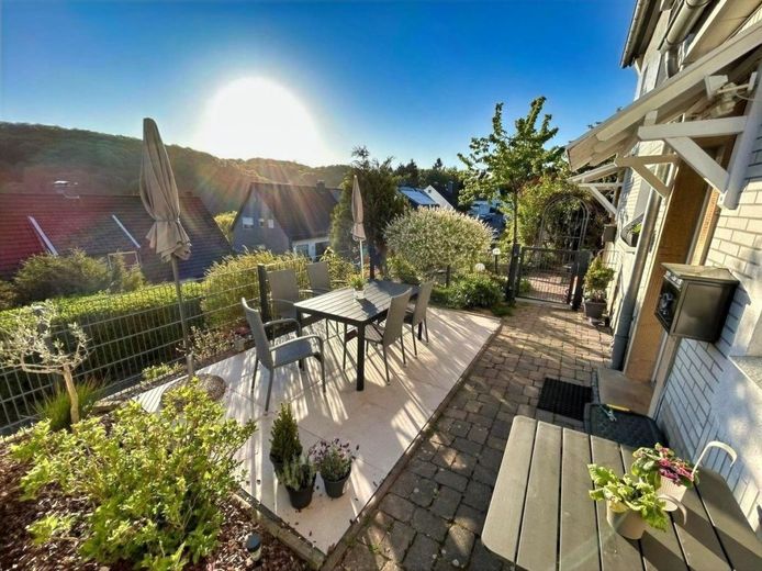 Wohnen mit Ausblick - Einfamilienhaus mit Einliegerwohnung und besonderem Charakter – Terrasse Einliegerwohnung