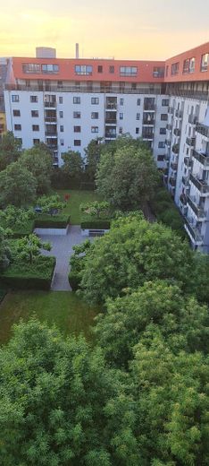 Schöne, ruhige und helle 3-Zimmerwohnung gegenüber Skyline Plaza – Innenhof 2