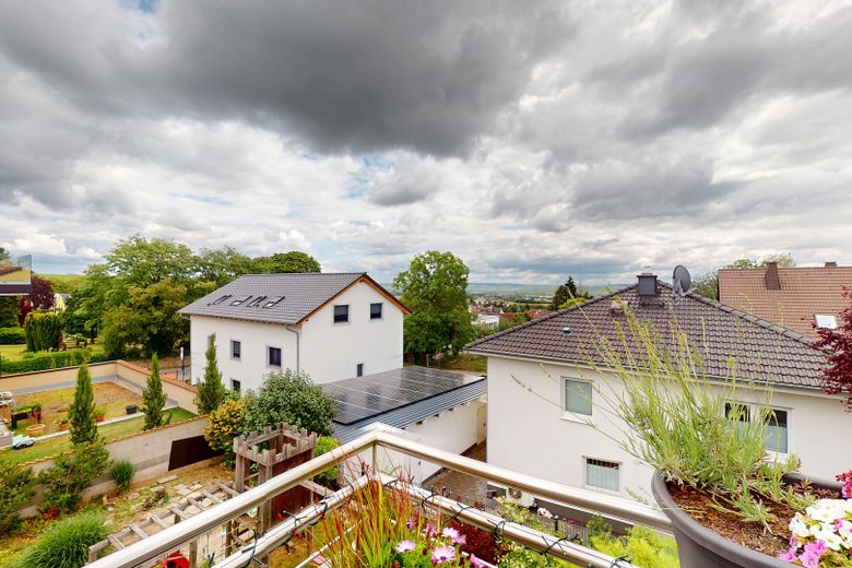 Renovated single-family home + self-contained apartment Roetgen – Aussicht Terrasse DG