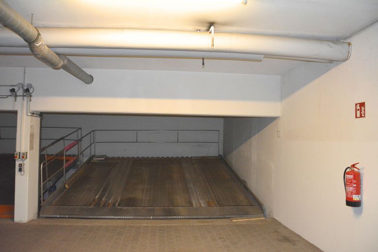 Tiefgaragenstellplatz