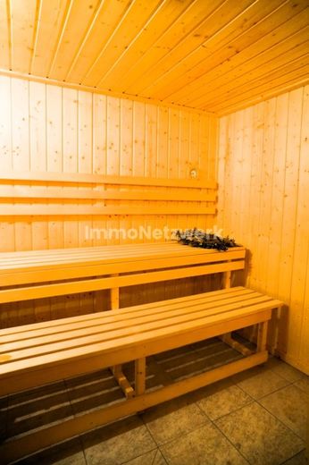 Bad Wildbad: Behaglich, bestsaniert, bezugsfertig! Sympathisches Einfamilienhaus in bester Lage. – Sauna