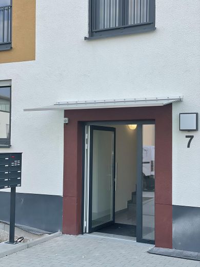 Neubau - Penthouse -  Fahrstuhl - Barrierefrei - TG-Stellplätze – Hauseingang