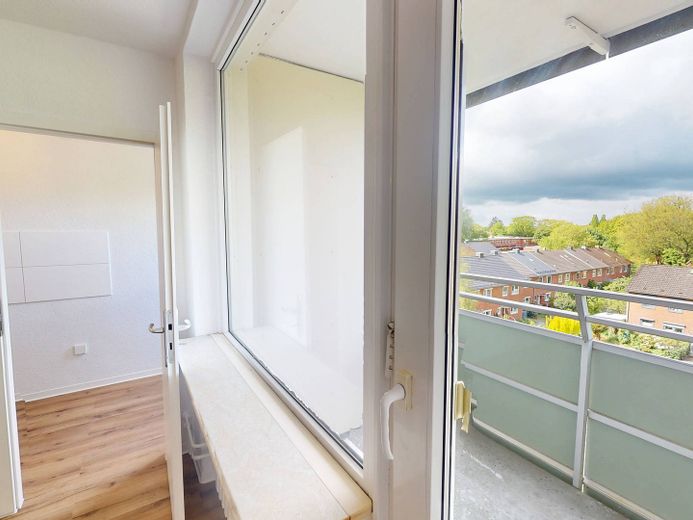 Einziehen. Einkuscheln. 1. Kaltmiete sparen: Helles 1-Zimmer-Appartement mit Balkon – Balkon