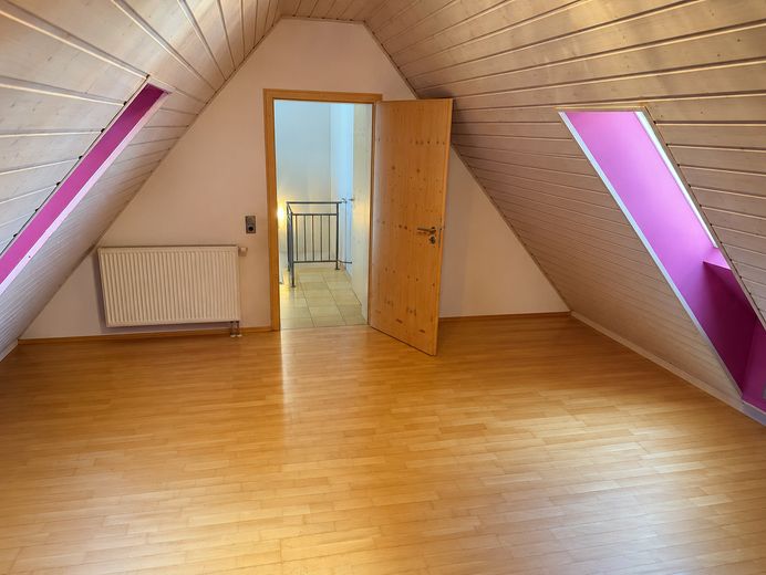 Haus mit Zukunft! Zwei separate Wohnungen - getrennte Eingänge. Attraktive Möglichkeiten! – फोटो 12
