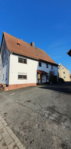 Vecchio casale con 9 stanze, garage e tre piani sottotetto – Foto 6