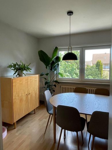 Modernes Zuhause mit Parkblick – 4-Zimmer-Wohnung mit großem Süd-Balkon & Garage – Esszimmer