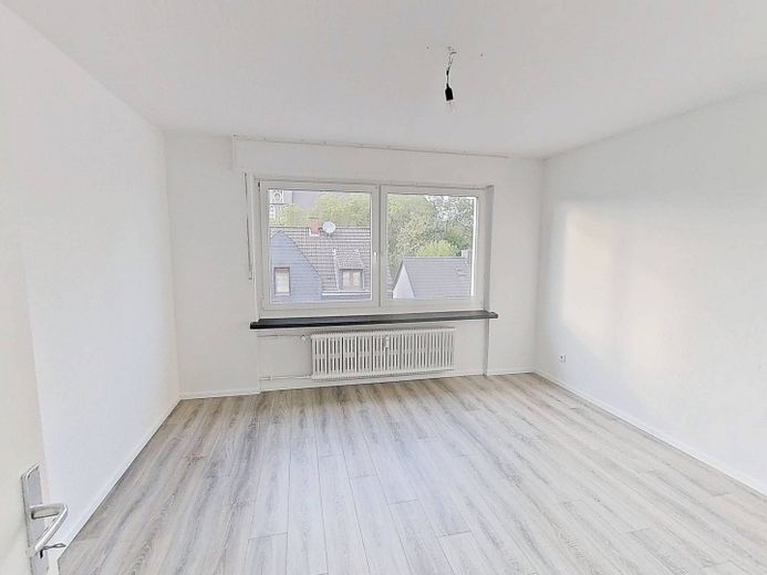 Modern konzipiertes 3-Zi.-Apartment mit BALKON und Wannenbad in Duisburg-Marxloh – Ansicht I: Schlafzimmer I