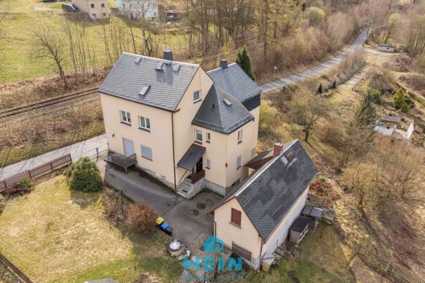 Natura, tranquillità e prospettive – Casa trifamiliare a Lößnitz con terreno di 4.000 m²