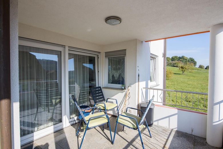 Appartamento di 4 locali senza provvigione a Lörrach-Hauingen – 131 m² vicino al nuovo Dreiland-Klinikum – großer Balkon 2