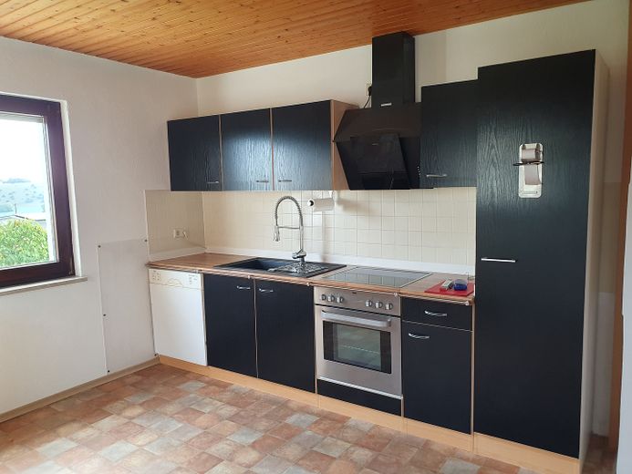 Gemütl. 3-Zi-EG-Whg., Du, WC, Terrasse, Garage, ab 01.05.24 Herbrechtingen-Anhausen zu vermieten – Teilansicht Küche 2
