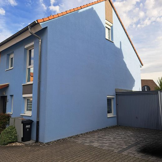 ADOSADO DOBLE TOP de 125 m², hasta 6 habitaciones, SIN comisión – Außenansicht Stellplatz Garage