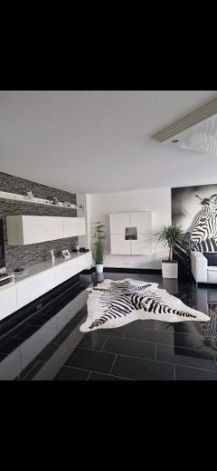 Barrierefreie, lichtdurchflutete 2,5 Zimmer Wohnung mit großem Garten – Foto 4