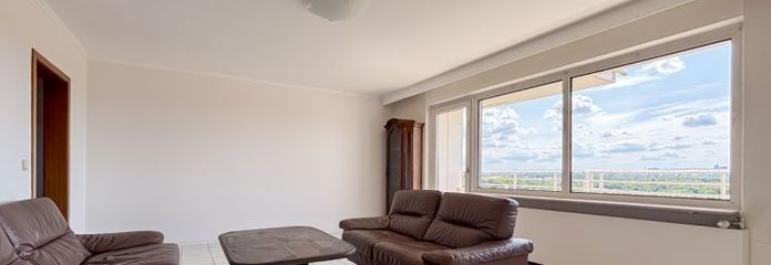 Lichtdurchflutetes Wohnen mit Weitblick: Großzügige 3,5 Zimmer-Wohnung mit Sonnenbalkon in Mainz
