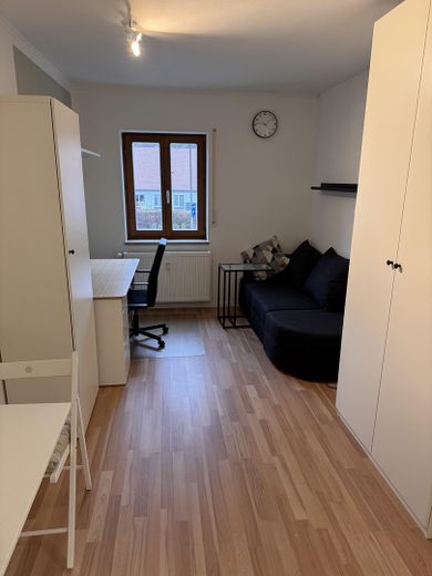 2. WG-Zimmer mit Bettnische