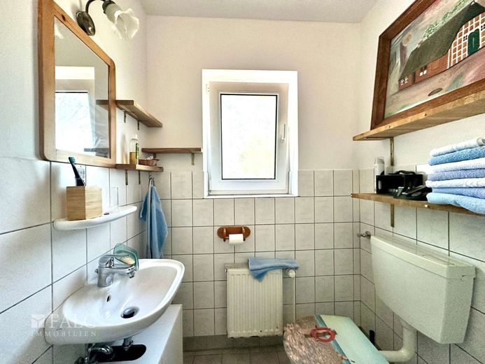 Traumhaft Wohnen in der Natur - Top Einfamilienhaus mit Einliegerwohnung – Gäste WC