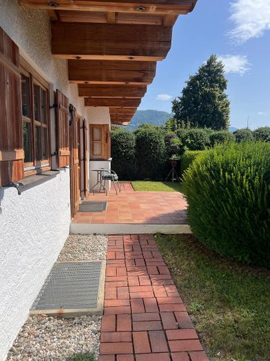 Wunderschöne 4-Zimmer-Wohnung mit traumhaftem Bergblick und 2 großzügigen Hobbyräumen! – Terrasse