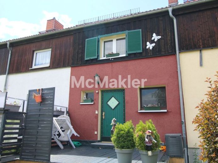 Tolles Reihenmittelhaus mit Terrasse und Carport in zentraler Lage – Foto 1