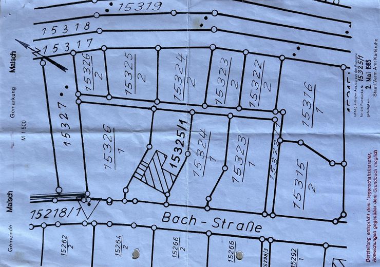 Dom jednorodzinny o powierzchni 1,5 kondygnacji z garażem w Malsch – Lageplan