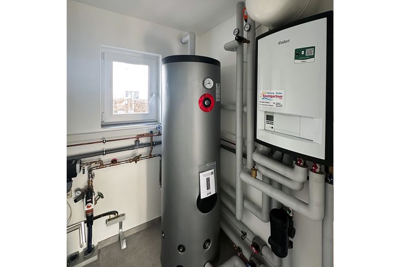 Senza provvigione & ottime agevolazioni KfW! Nuova costruzione KfW-40 pronta per essere abitata, con impianto fotovoltaico e accumulo a DEG – HWR