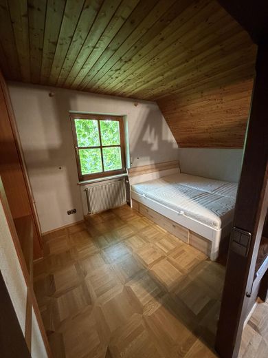 Wohnen mit Charakter: Charmantes Einfamilienhaus mit großem Garten & Kamin – Zimmer 2