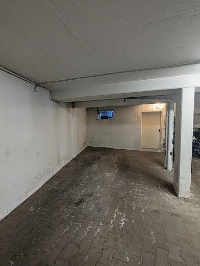 Helle 3-Zi.-Wohnung + West-Balkon & TG-Stellplatz – Tiefgaragenstellplatz