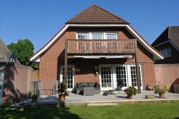 --- Provisionsfrei --- Gepflegtes & freistehendes 1-2 FH in bevorzugter Toplage von Altenrath