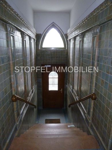 Schöne gepflegte City-Wohnung mit Süd-Balkon – Hauseingang