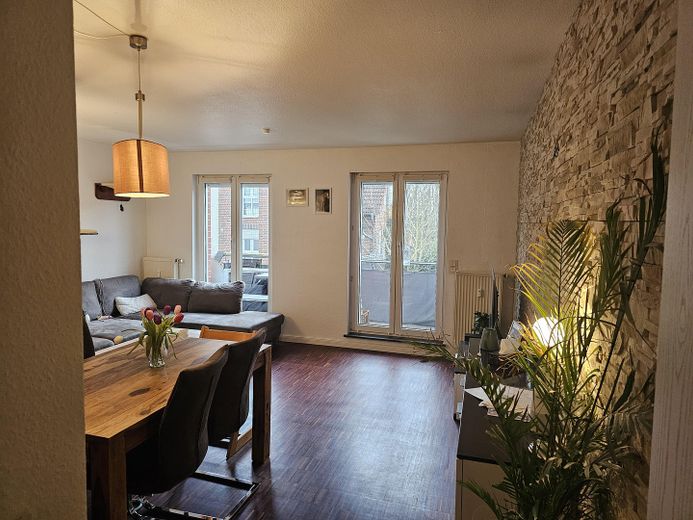 senza provvigione - elegante - a contatto con la natura : gioiello abitativo con infrastruttura perfetta – WZ mit Zugang zum Südbalkon...