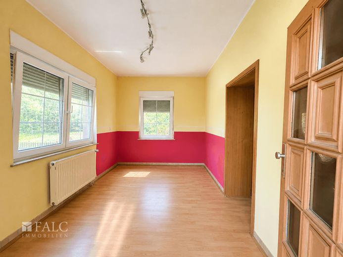***Natur &amp; Freiraum - Einfamilienhaus mit großem Grundstück in idyllischer Lage*** – Eingang