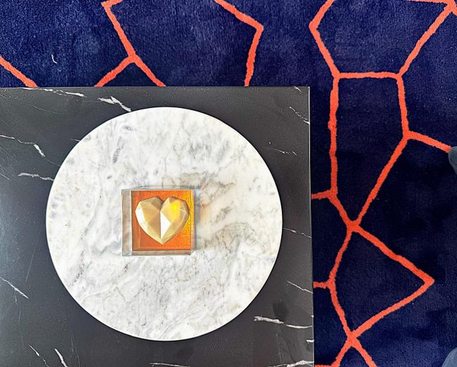 Penthouse exclusif dans le quartier belge – Un logement meublé avec style, calme et lumière – Wohnzimmer