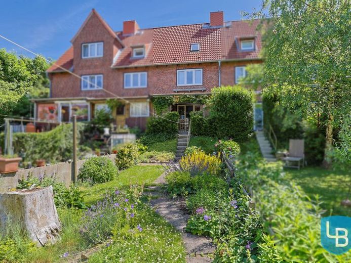 Charmantes Reihenmittelhaus mit Stellplatz in Kiel-Elmschenhagen! – Foto 1