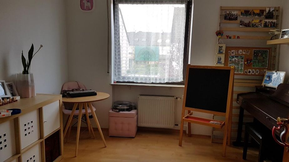 Schönes Haus mit vier Zimmern in Main-Taunus-Kreis, Hattersheim am Main – Kinder zimmer 2