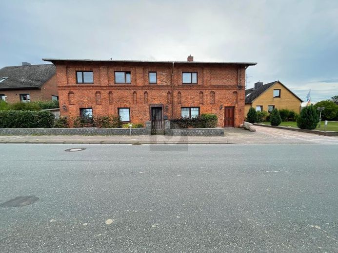 5 UNITÀ ABITATIVE + NUOVA COSTRUZIONE DI UNA CASA UNIFAMILIARE AUTORIZZATA – Foto 1