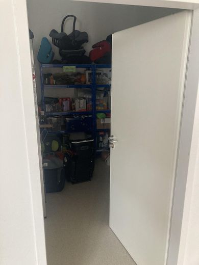 Helle, großzügige Büro-/Praxisfläche in zentraler Lage von Bingen am Rhein – Abstellkammer