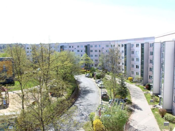 ¡Participad en el diseño en lugar de limitaros a mudaros! Vuestro nuevo hogar de ensueño, recién renovado, con logia y en una buena zona residencial – Foto 1