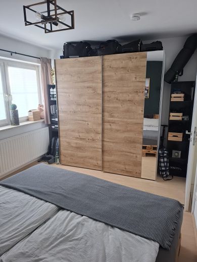 2 Zimmer Wohnung PAF 2 Minuten ins Zentrum – Schlafzimmer