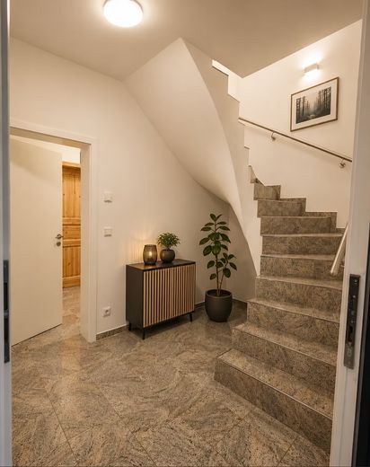 Moderne Stadtvilla in Panketal – Energieklasse A, provisionsfrei – Treppenhaus