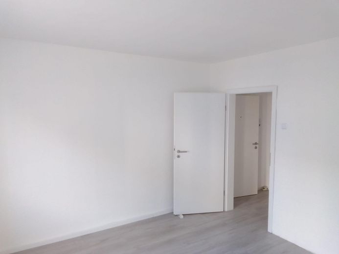 Budynek wielorodzinny z 12 pokojami w Essen-Bochold – 1. OG rechts Schlafz. renov.