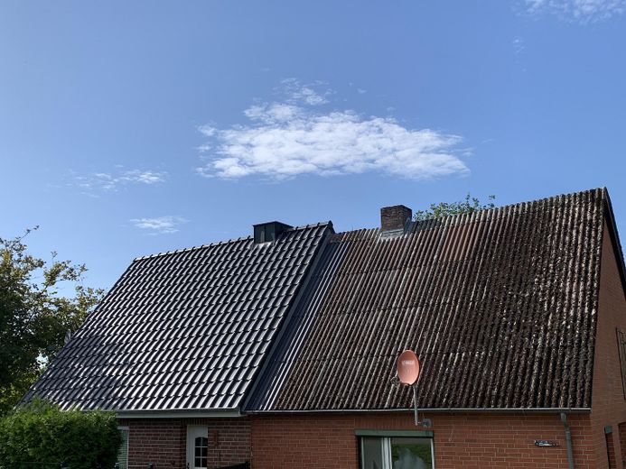 Casa bifamiliare con potenziale di ampliamento – rechte DHH steht zum Verkauf
