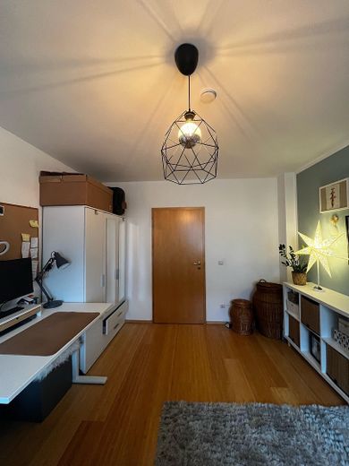 2,5 Zimmer hell, charmant, zentral mit  West-Südbalkon in München Laim – Zimmer 2
