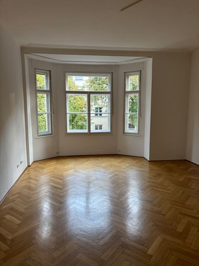 Vicino a Prinzregentenpl., splendido appartamento di 4,5 locali in edificio d’epoca ad Alt-Bogenhausen + cucina abitabile, zona pranzo e balcone! – Foto 1