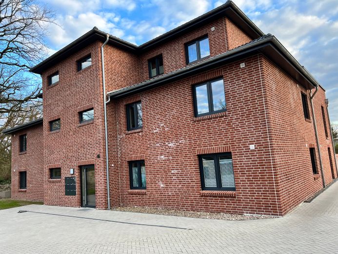 Penthauswohnung  Bad Bevensen Mitte – Parkfläche vor dem Haus