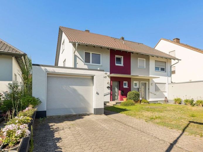 Ein Zuhause mit Substanz – laufend modernisiert, gepflegt und bereit für die nächste Familie – Foto 1