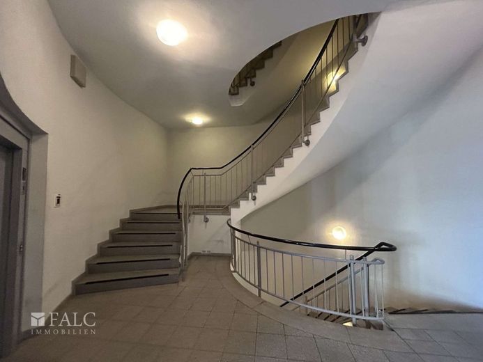 Charmante barrierearme Wohnung – Treppenhaus