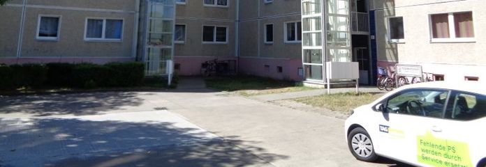 Komfortable Wohnung in Hohenstücken: Aufzug, Balkon und Badewanne inklusive