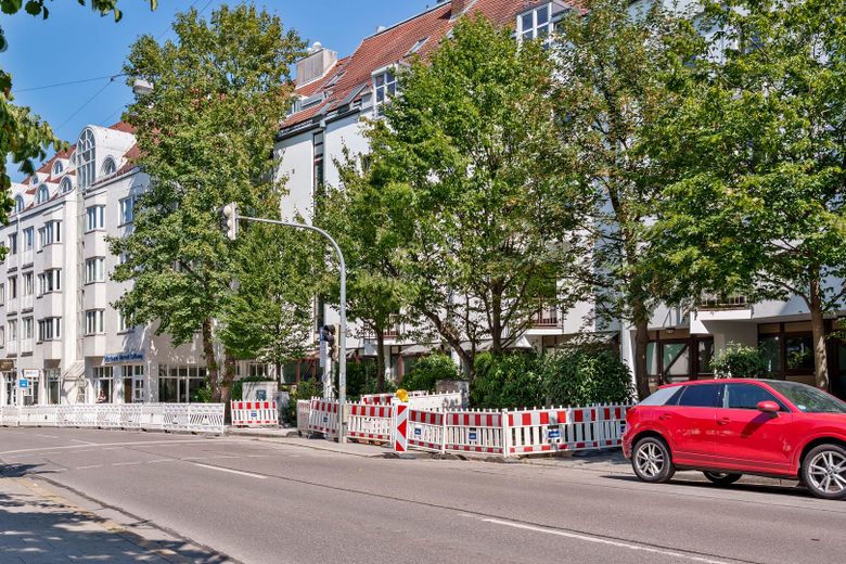 RARITÀ AL LEHEL | Maisonette modernizzata con vista sul verde e posto auto in garage sotterraneo – senza provvigione – Hausansicht