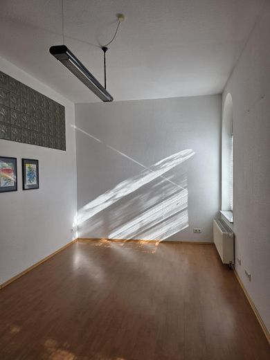 „The Flow-Hub“ – Industrielle Eleganz für kreative Köpfe – Büro 4