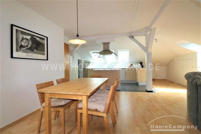 18579 HomeCompany Dresden Schickes möbliertes Dachgeschoß-Apartment in Blasewitz mit Blick über Dresden max. 3 Personen – 4e9f18ddb9f84f980b7f11e4c897cdc4df480c67.jpg