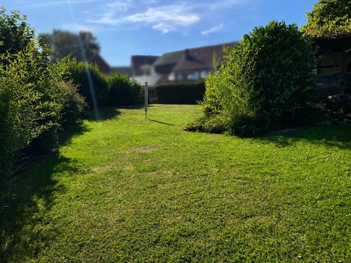 Einfamilienhaus mit großzügigem Garten – Garten